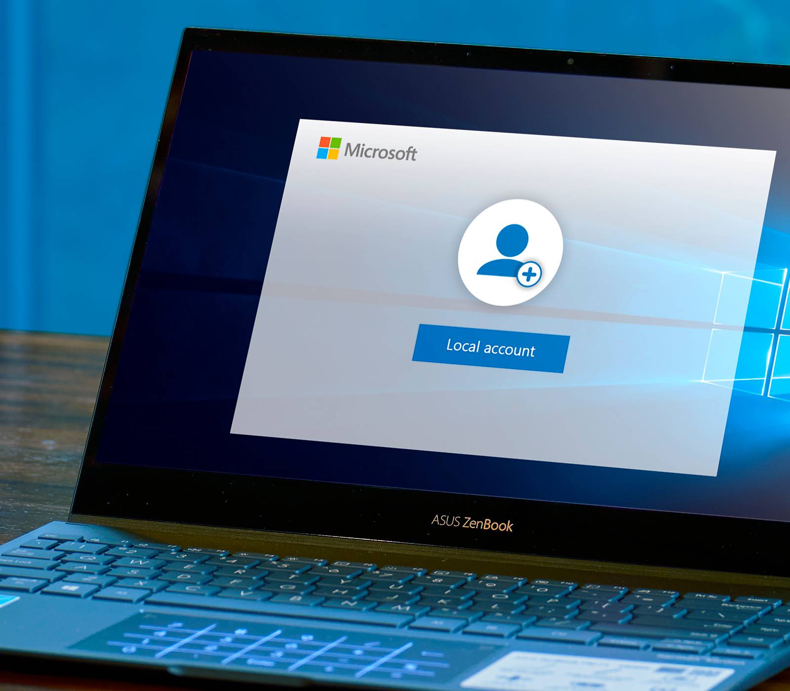 Cựu Kỹ Sư Công Nghệ Phân Tích Về Sự Sa Sút Của Hệ Điều Hành Windows