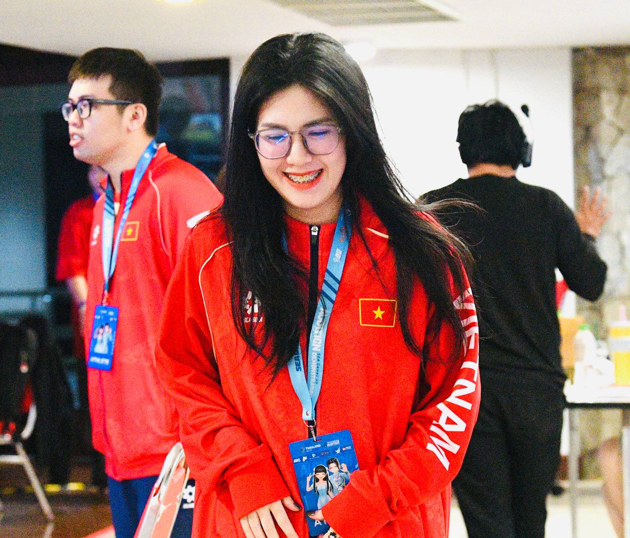 Nữ game thủ Audition xinh đẹp gây sốt tại SEA Games 33 với góc nghiêng hoàn hảo và thành tích ấn tượng Nữ game thủ Audition xinh đẹp gây sốt tại SEA Games 33 với góc nghiêng hoàn hảo và thành tích ấn tượng - Ảnh 12.