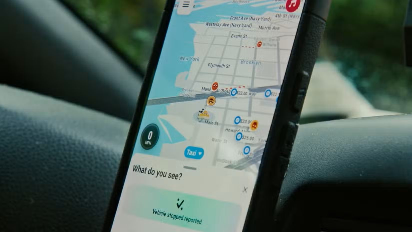 Tại sao tôi đã chọn Waze thay vì Google Maps: Một trải nghiệm thú vị